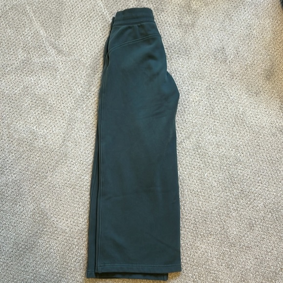 Lululemon Softstreme Pants in dark forrest size 4 - Picture 5 of 8